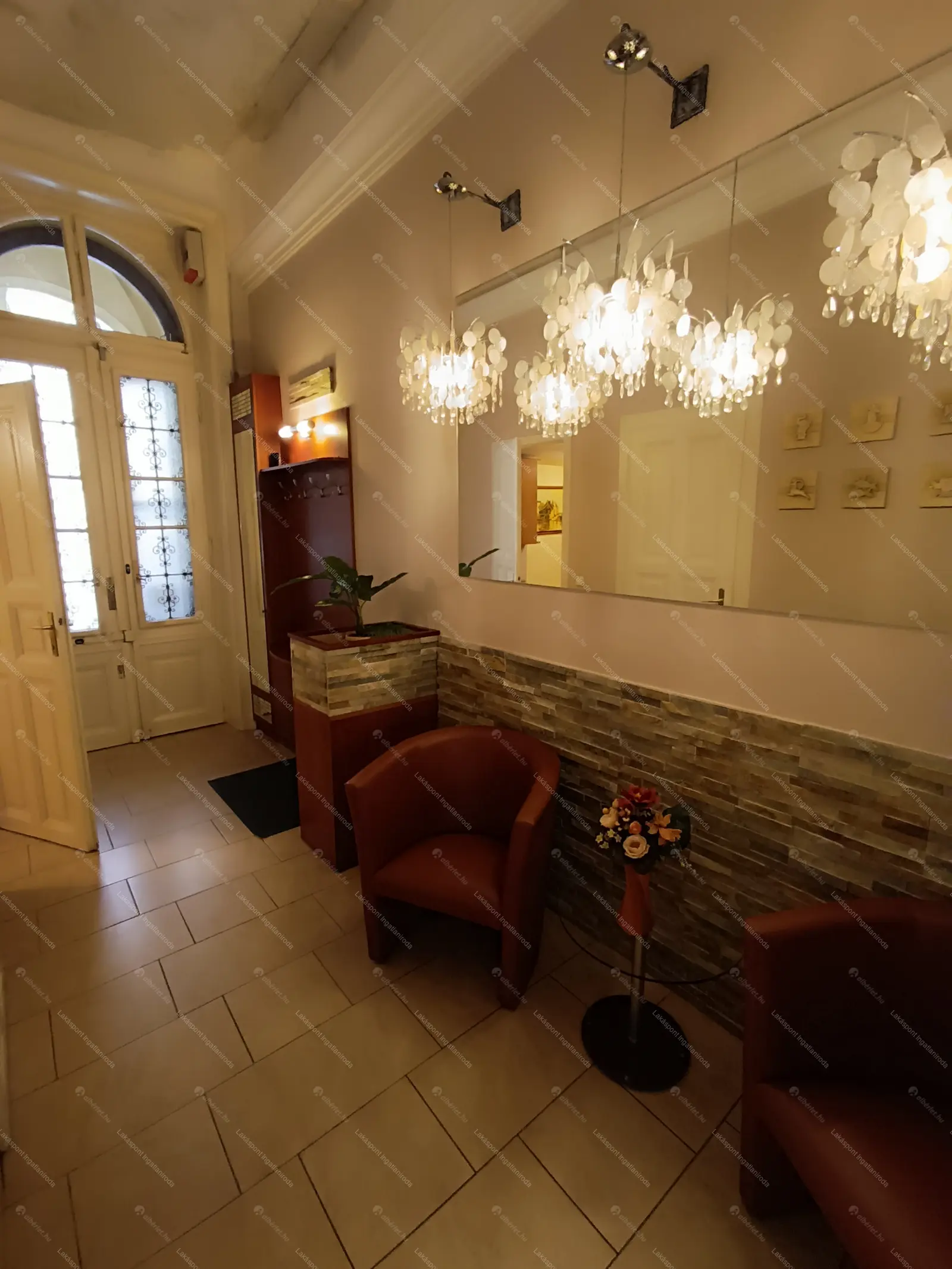 Kiadó albérlet 450000 Ft/hó áron: Budapest, VI. kerület  Teréz körút. Mérete: 81 nm, 2 szobás | Alberlet.hu - 6674754