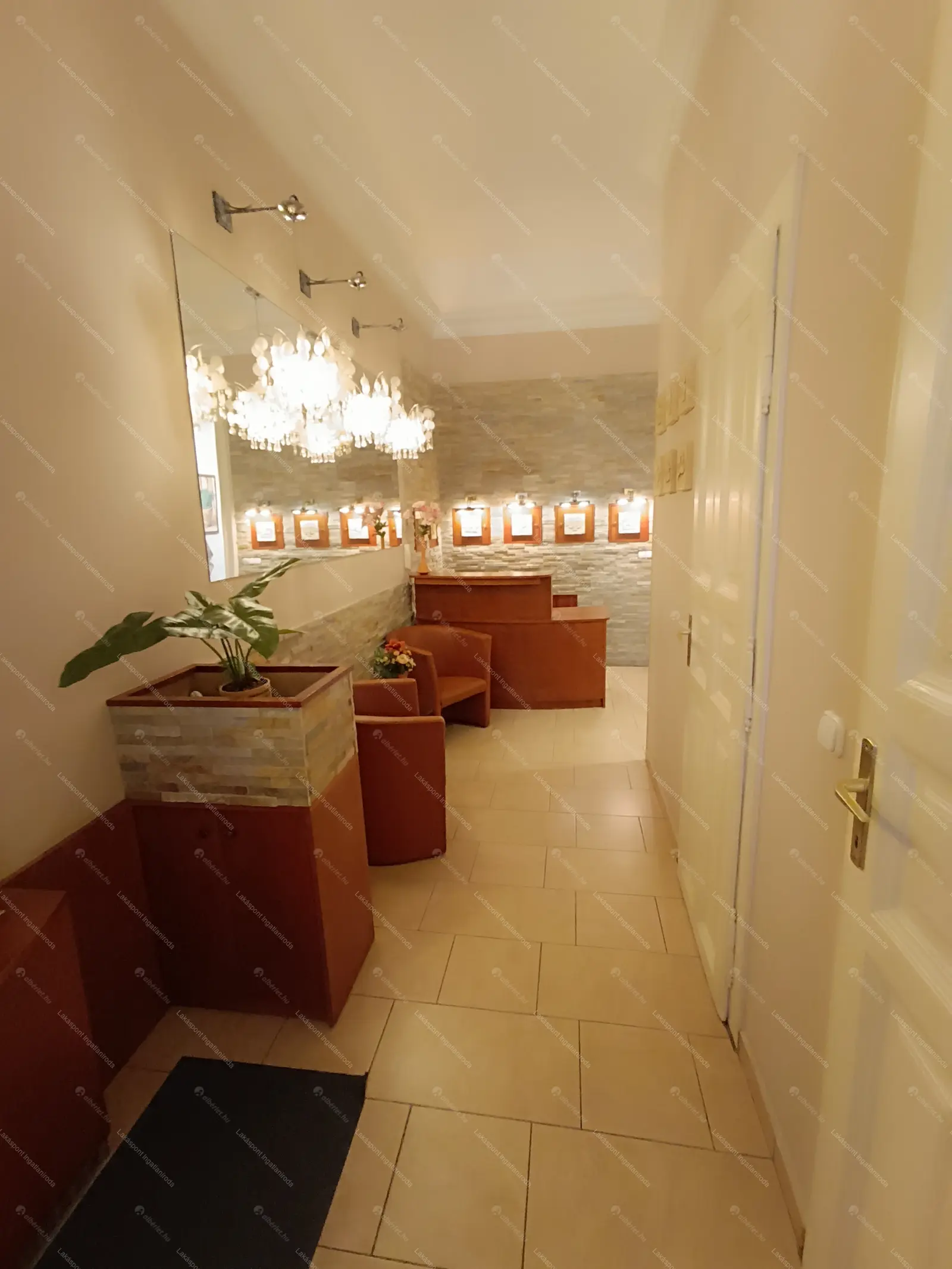 Kiadó albérlet 450000 Ft/hó áron: Budapest, VI. kerület  Teréz körút. Mérete: 81 nm, 2 szobás | Alberlet.hu - 6674760