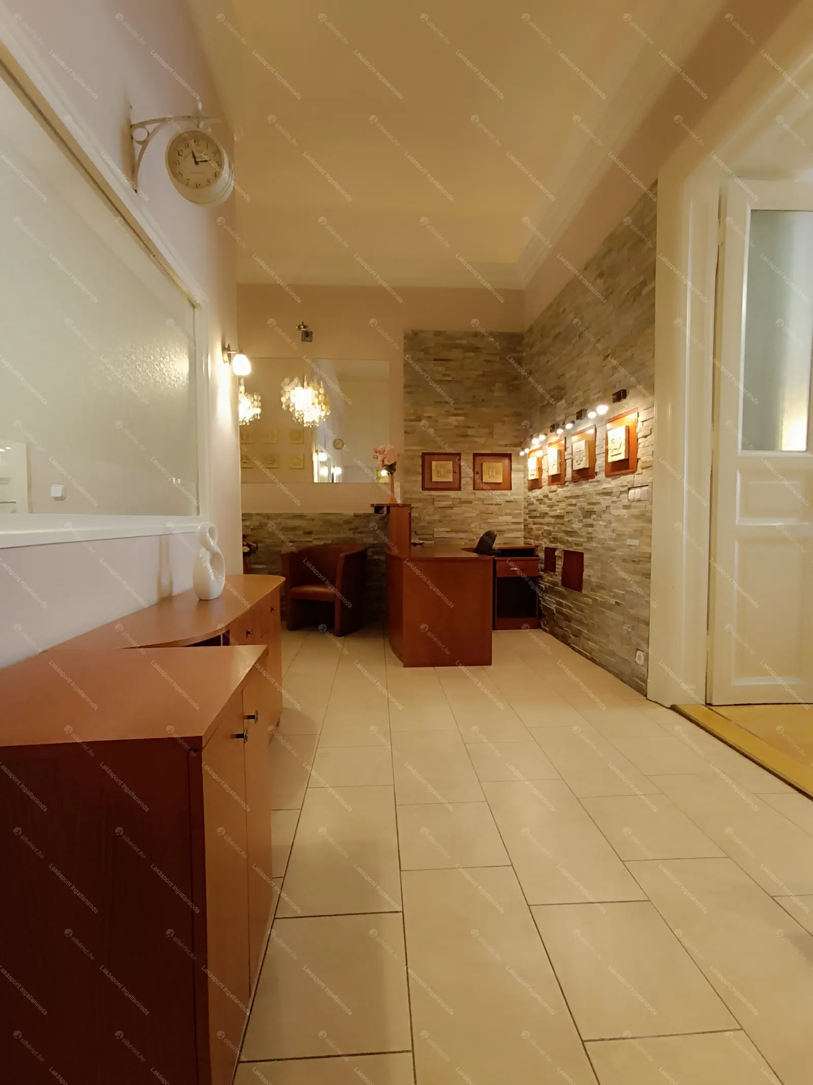 Kiadó albérlet 450000 Ft/hó áron: Budapest, VI. kerület  Teréz körút. Mérete: 81 nm, 2 szobás | Alberlet.hu - 6674768