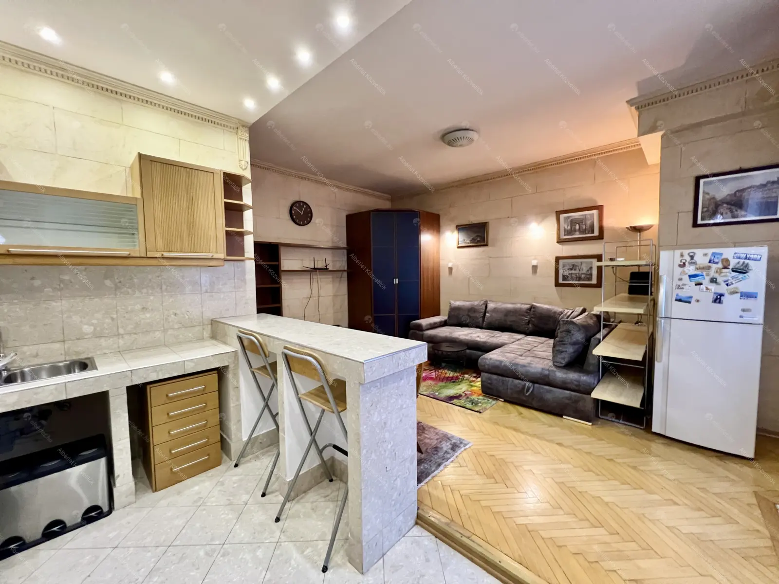 Kiadó albérlet 225000 Ft/hó áron: Budapest, VI. kerület  Városligeti fasor. Mérete: 28 nm, 1 szobás | Alberlet.hu - 6650970