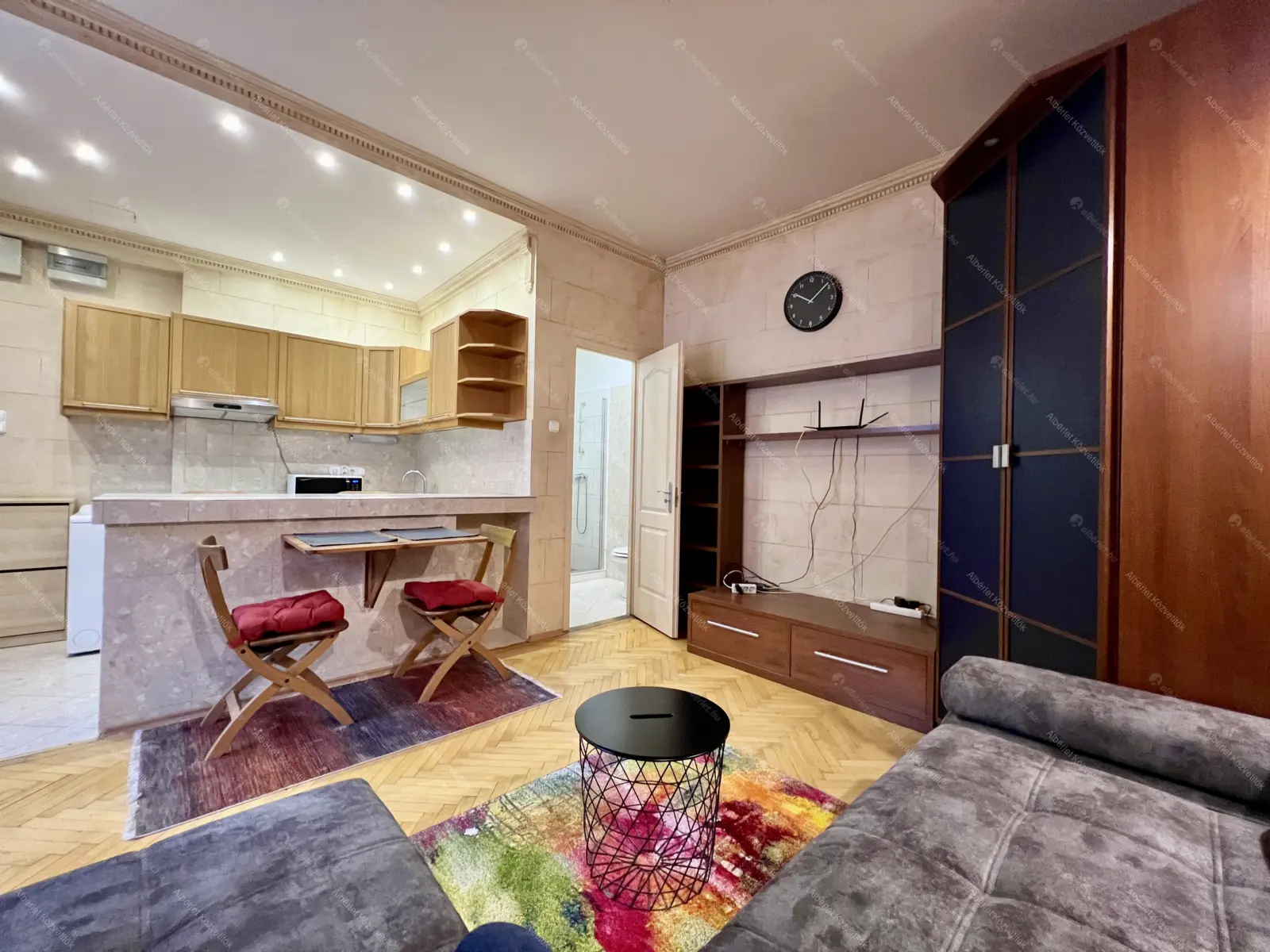 Kiadó albérlet 225000 Ft/hó áron: Budapest, VI. kerület  Városligeti fasor. Mérete: 28 nm, 1 szobás | Alberlet.hu - 6650973