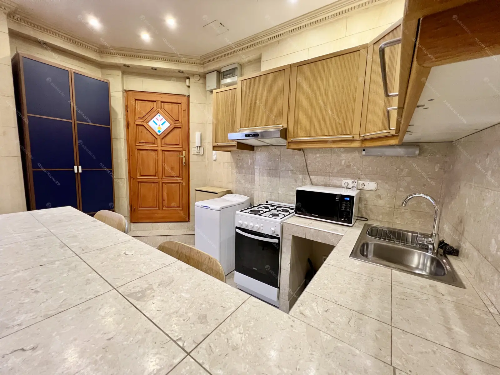 Kiadó albérlet 225000 Ft/hó áron: Budapest, VI. kerület  Városligeti fasor. Mérete: 28 nm, 1 szobás | Alberlet.hu - 6650975