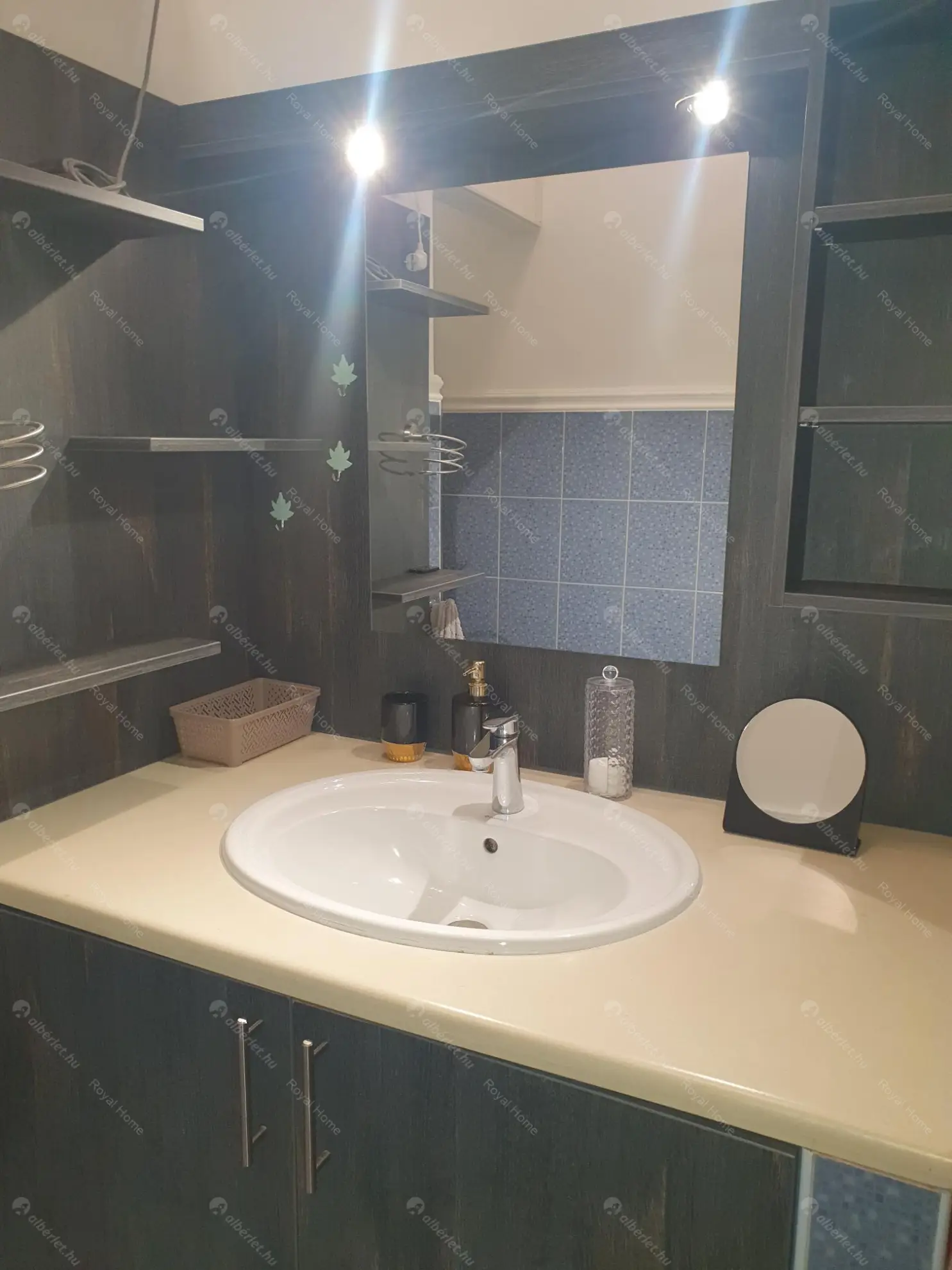 Kiadó albérlet 280000 Ft/hó áron: Budapest, VI. kerület  Vasvári Pál utca. Mérete: 61 nm, 2 szobás | Alberlet.hu - 6573266