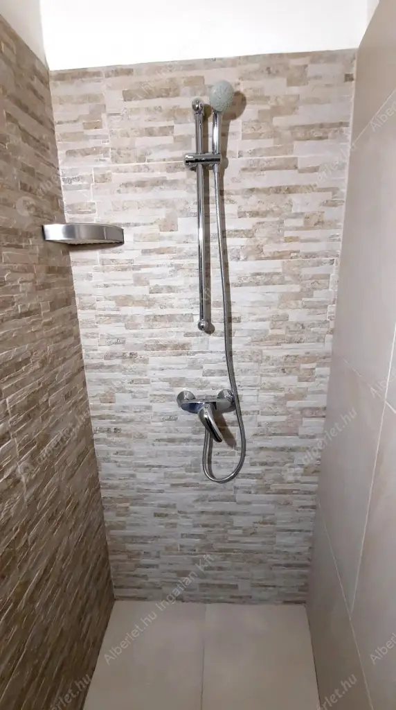 Kiadó albérlet 390000 Ft/hó áron: Budapest, VI. kerület  Vasvári Pál utca. Mérete: 69 nm, 3 szobás | Alberlet.hu - 6622325