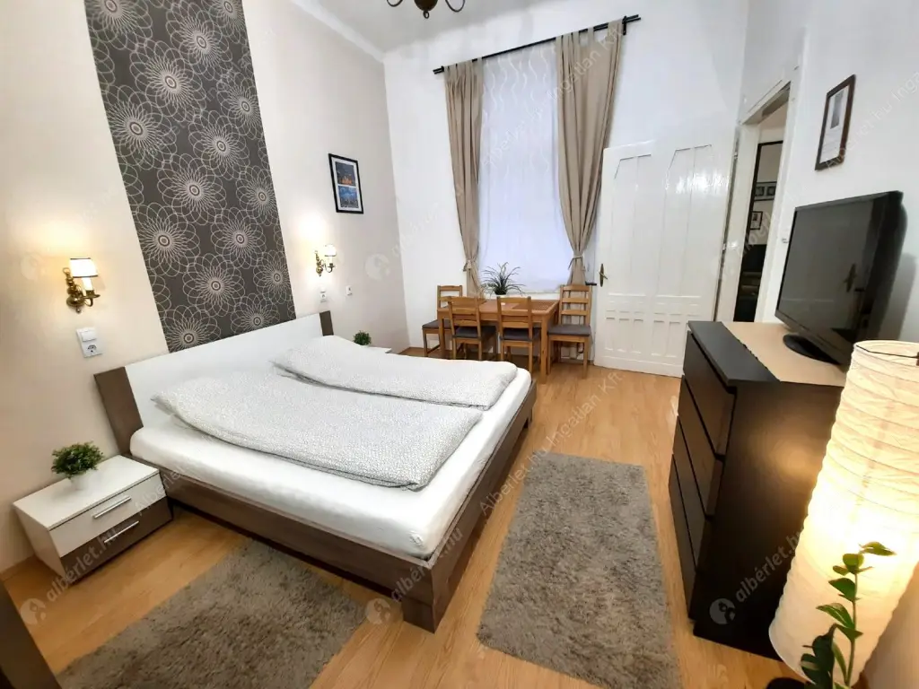 Kiadó albérlet 390000 Ft/hó áron: Budapest, VI. kerület  Vasvári Pál utca. Mérete: 69 nm, 3 szobás | Alberlet.hu - 6622327