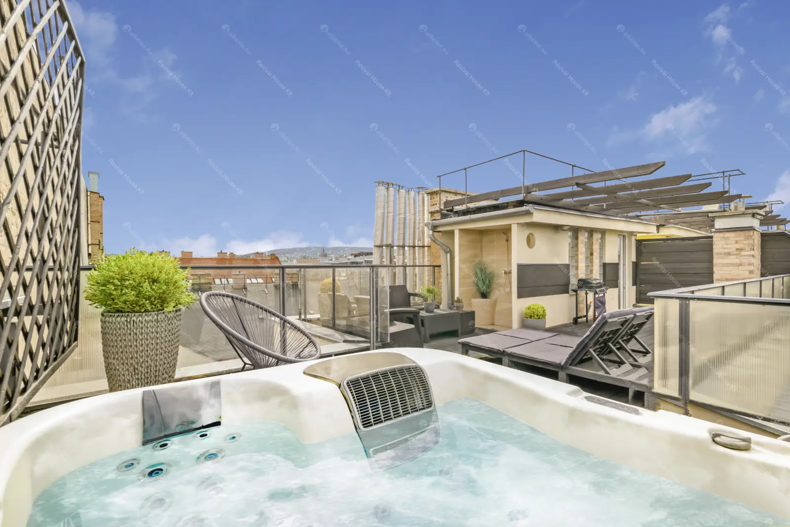 Kiadó albérlet 740000 Ft/hó áron: Budapest, VI. kerület  Vörösmarty utca. Mérete: 100 nm, 3 szobás | Alberlet.hu - 6640441