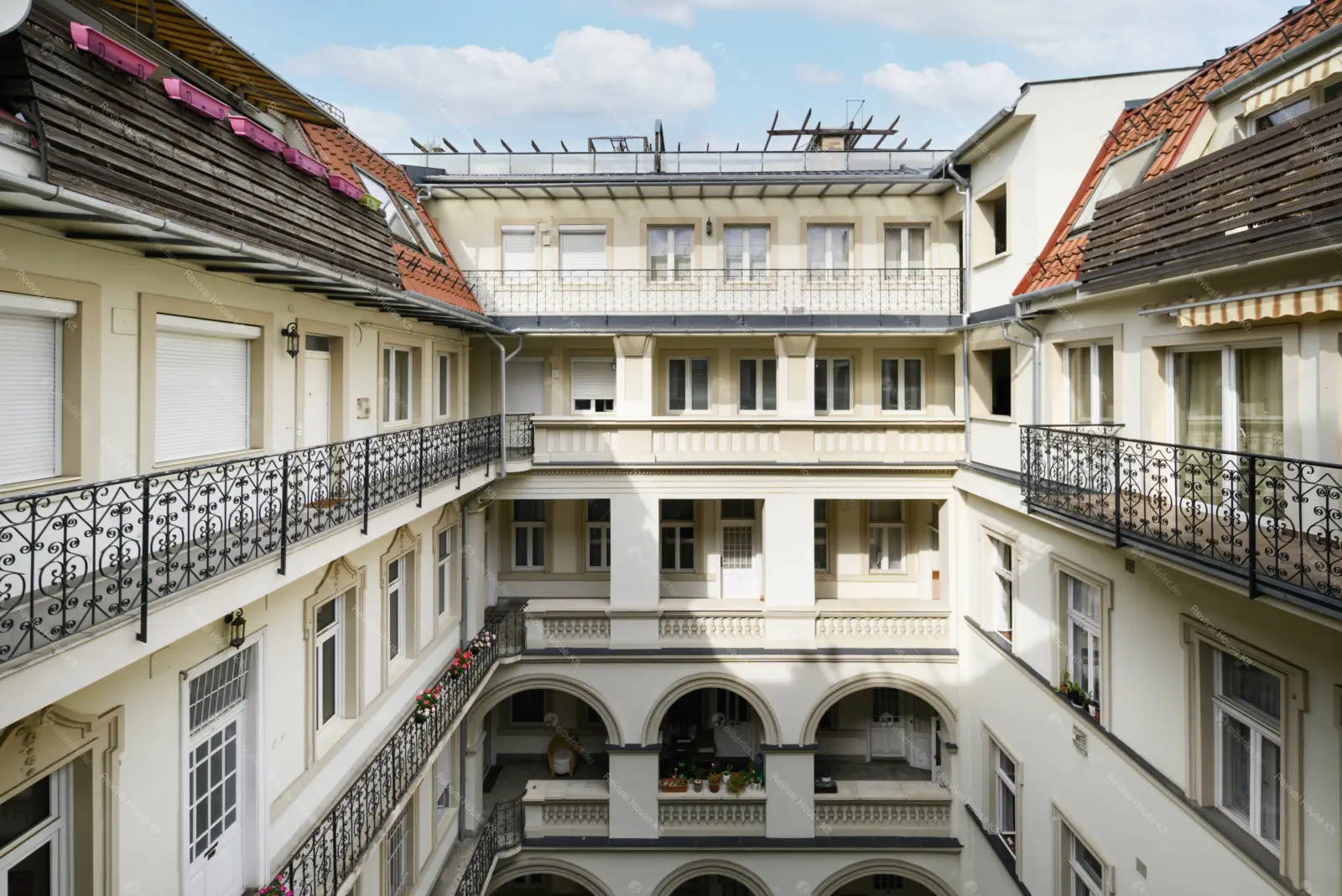 Kiadó albérlet 740000 Ft/hó áron: Budapest, VI. kerület  Vörösmarty utca. Mérete: 100 nm, 3 szobás | Alberlet.hu - 6640450