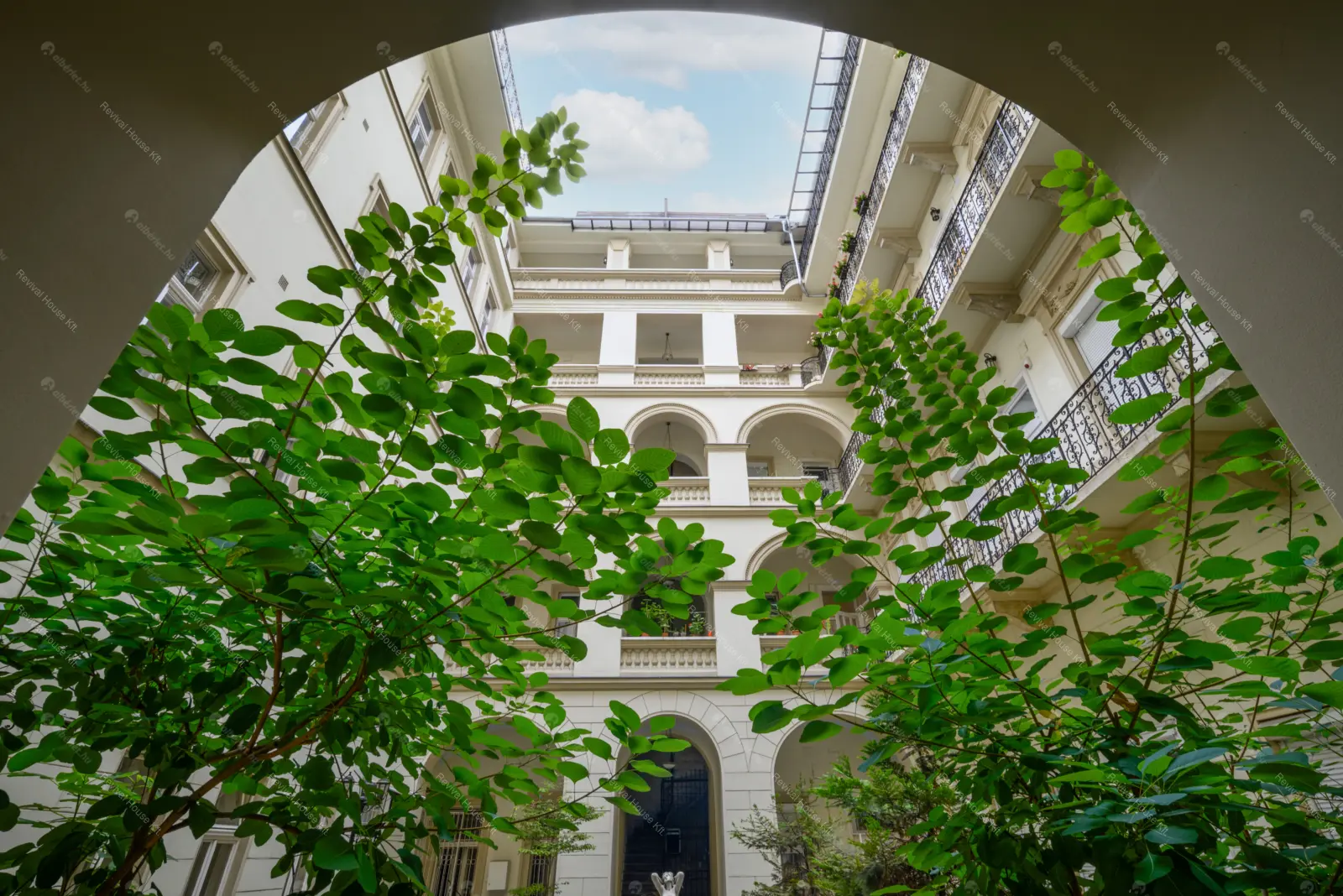 Kiadó albérlet 740000 Ft/hó áron: Budapest, VI. kerület  Vörösmarty utca. Mérete: 100 nm, 3 szobás | Alberlet.hu - 6640451