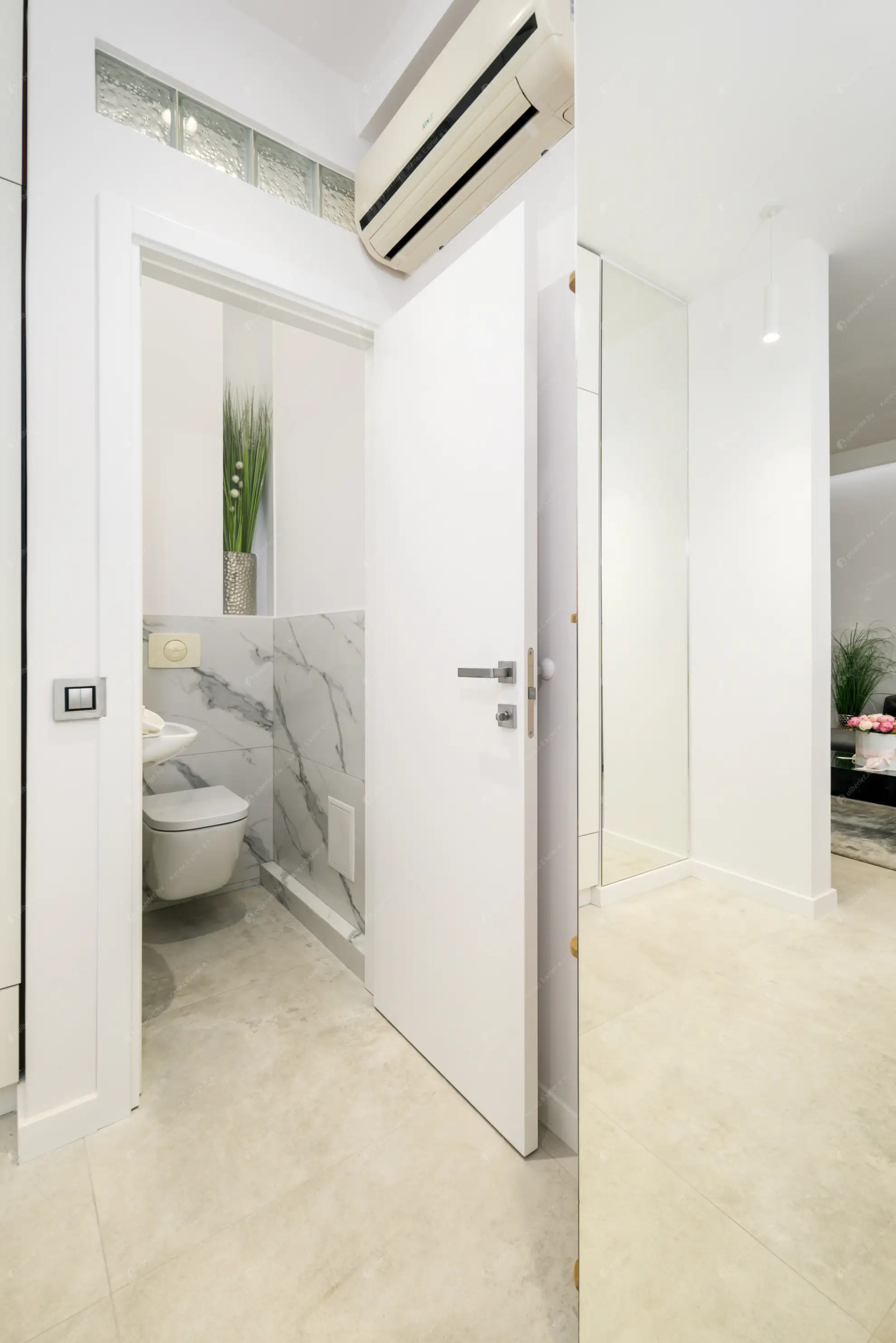 Kiadó albérlet 740000 Ft/hó áron: Budapest, VI. kerület  Vörösmarty utca. Mérete: 100 nm, 5 szobás | Alberlet.hu - 6636140