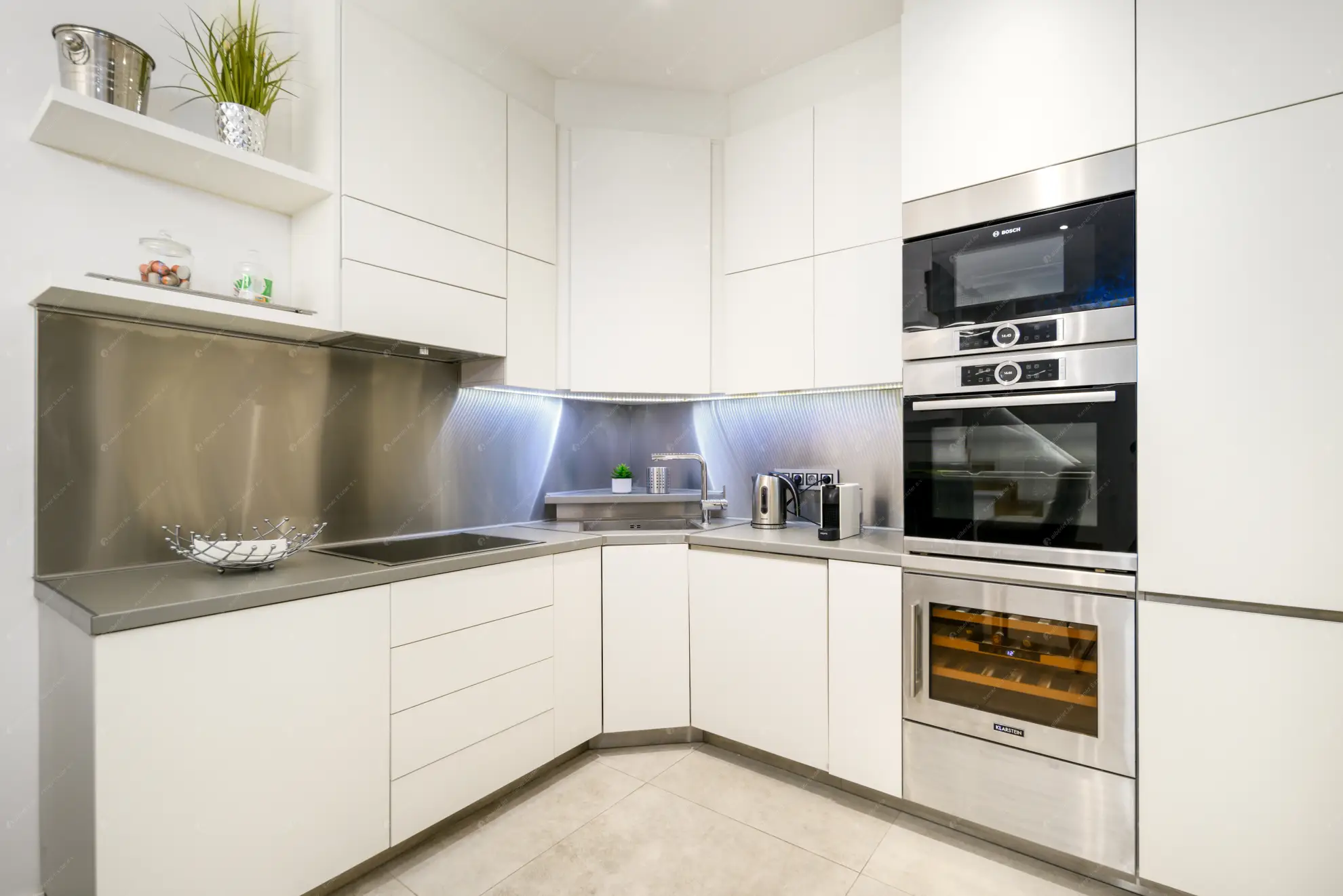 Kiadó albérlet 740000 Ft/hó áron: Budapest, VI. kerület  Vörösmarty utca. Mérete: 100 nm, 5 szobás | Alberlet.hu - 6636143