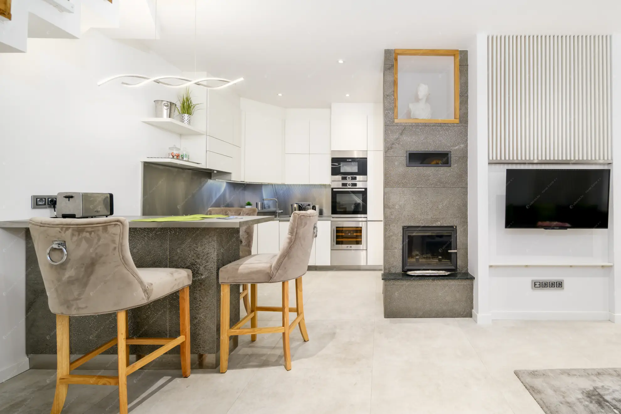 Kiadó albérlet 740000 Ft/hó áron: Budapest, VI. kerület  Vörösmarty utca. Mérete: 100 nm, 5 szobás | Alberlet.hu - 6636145