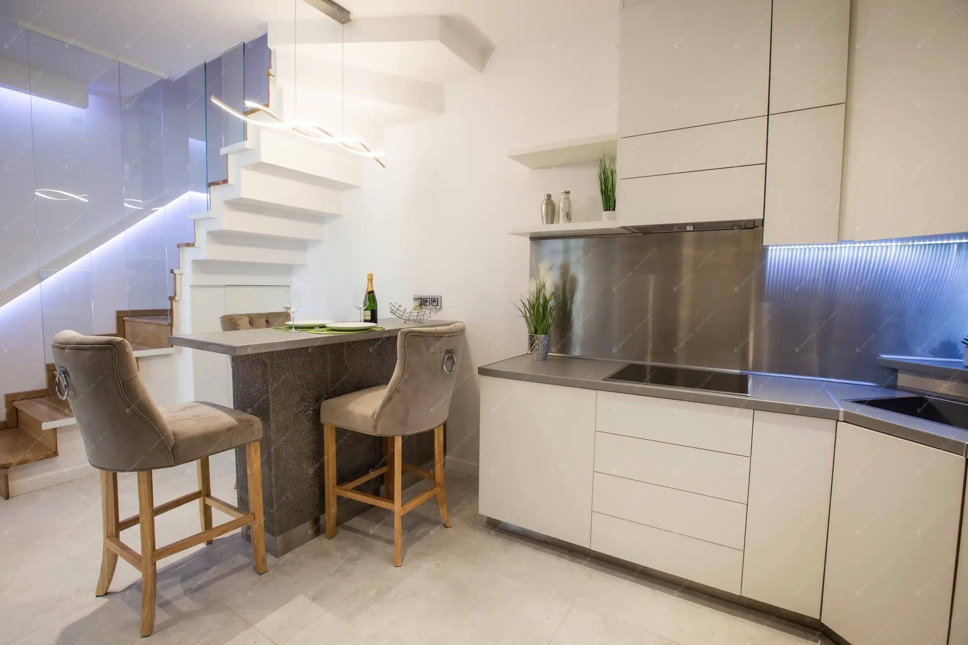 Kiadó albérlet 740000 Ft/hó áron: Budapest, VI. kerület  Vörösmarty utca. Mérete: 100 nm, 5 szobás | Alberlet.hu - 6636158