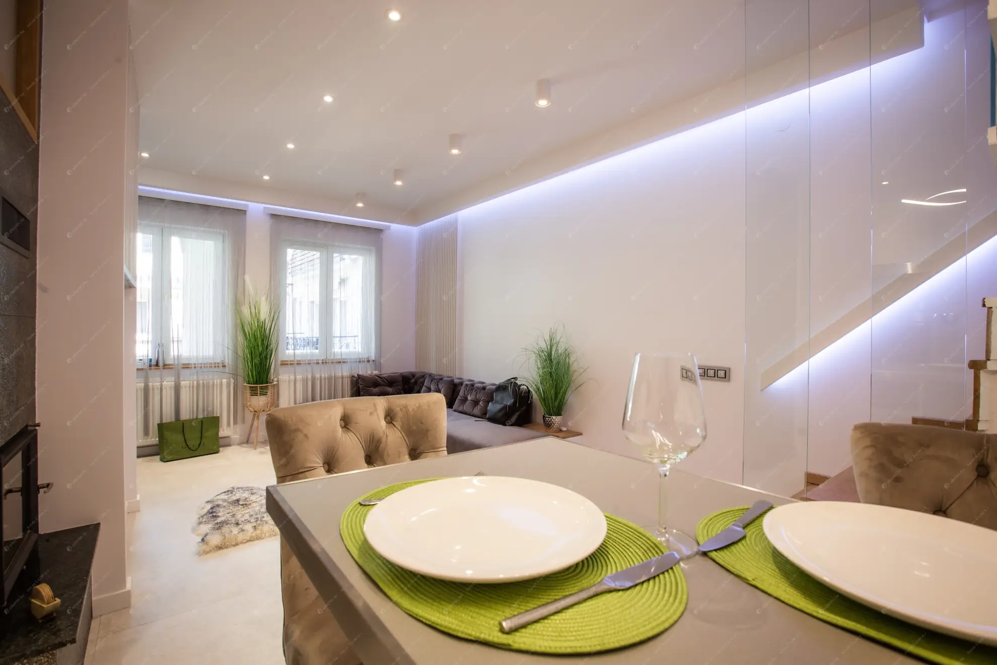 Kiadó albérlet 740000 Ft/hó áron: Budapest, VI. kerület  Vörösmarty utca. Mérete: 100 nm, 5 szobás | Alberlet.hu - 6636161