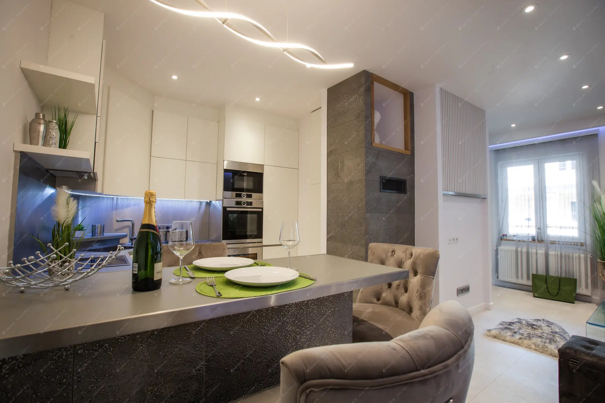 Kiadó albérlet 740000 Ft/hó áron: Budapest, VI. kerület  Vörösmarty utca. Mérete: 100 nm, 5 szobás | Alberlet.hu - 6636163