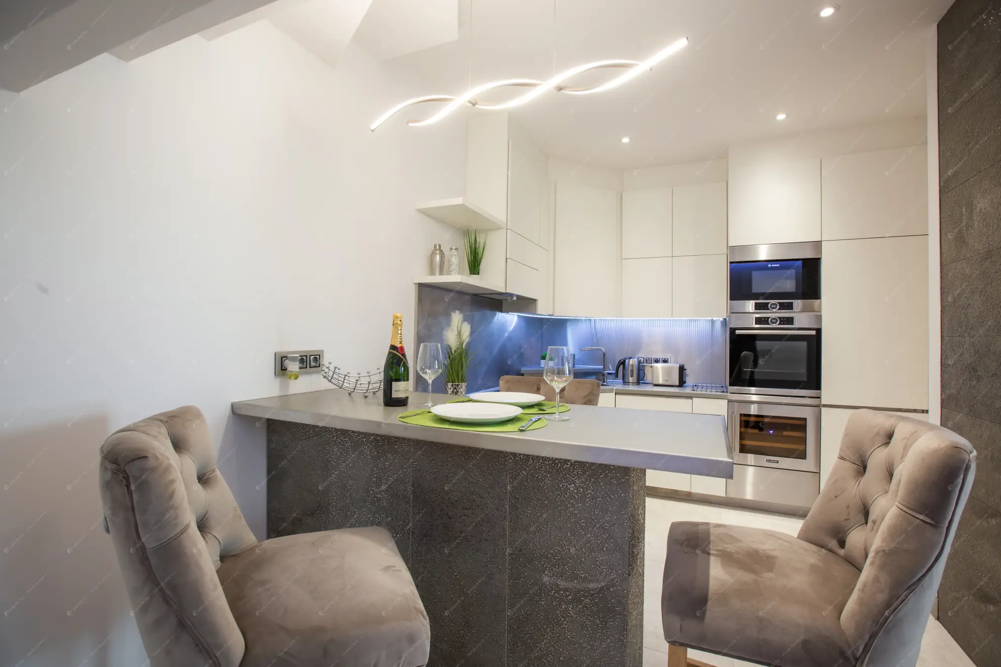 Kiadó albérlet 740000 Ft/hó áron: Budapest, VI. kerület  Vörösmarty utca. Mérete: 100 nm, 5 szobás | Alberlet.hu - 6636164