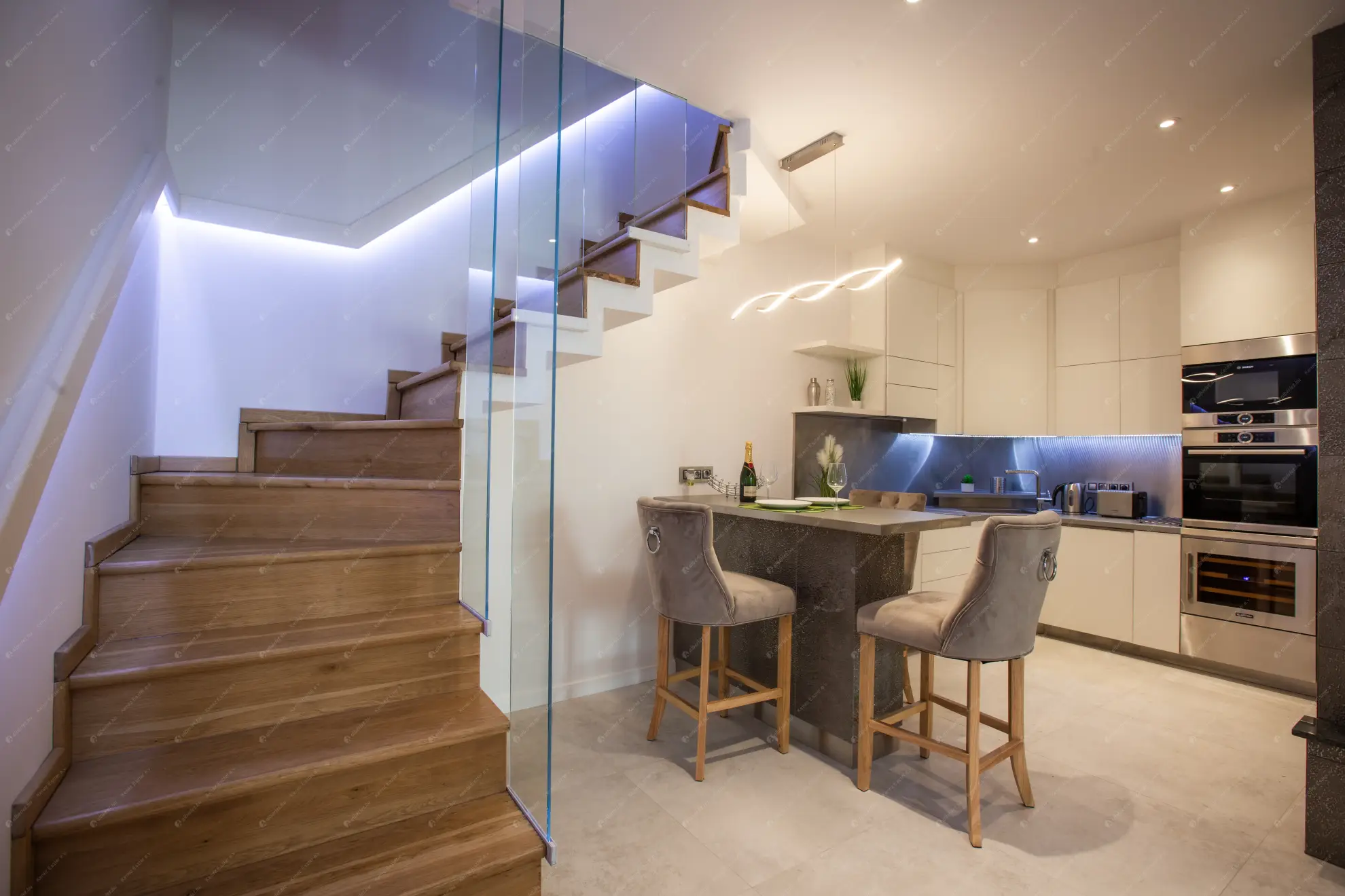 Kiadó albérlet 740000 Ft/hó áron: Budapest, VI. kerület  Vörösmarty utca. Mérete: 100 nm, 5 szobás | Alberlet.hu - 6636165