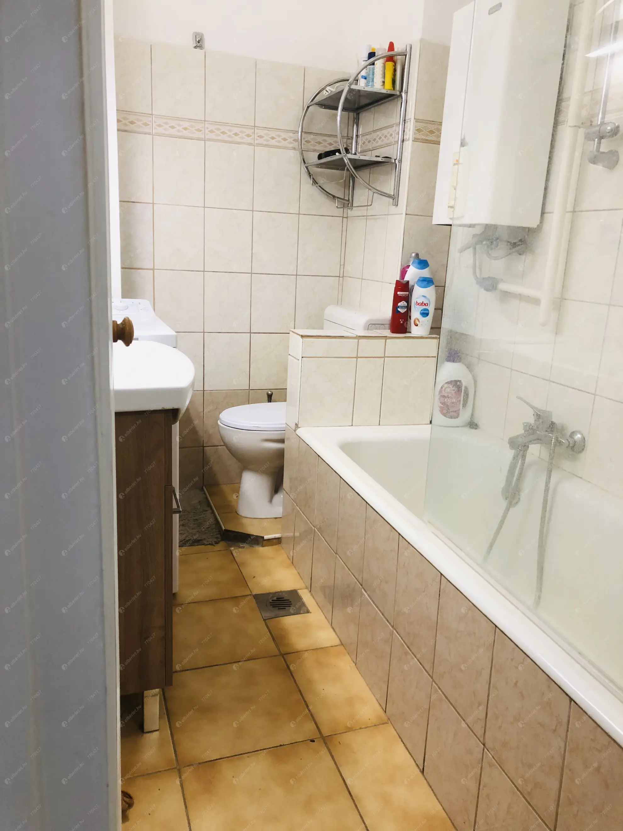 Kiadó albérlet 200000 Ft/hó áron: Budapest, VI. kerület  Vörösmarty utca. Mérete: 28 nm, 1 szobás | Alberlet.hu - 6572117