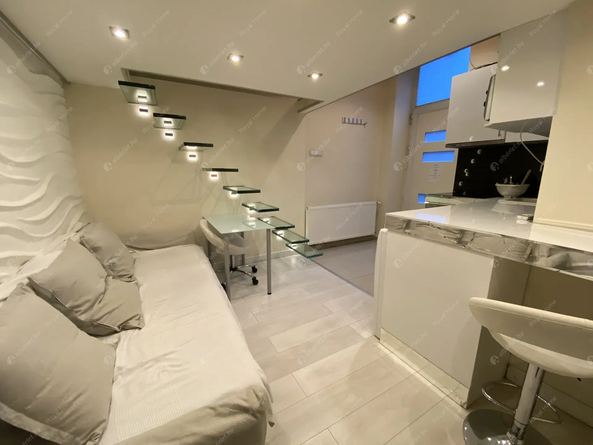 Kiadó albérlet 180000 Ft/hó áron: Budapest, VI. kerület  Vörösmarty utca. Mérete: 30 nm, 1 szobás | Alberlet.hu - 5854434