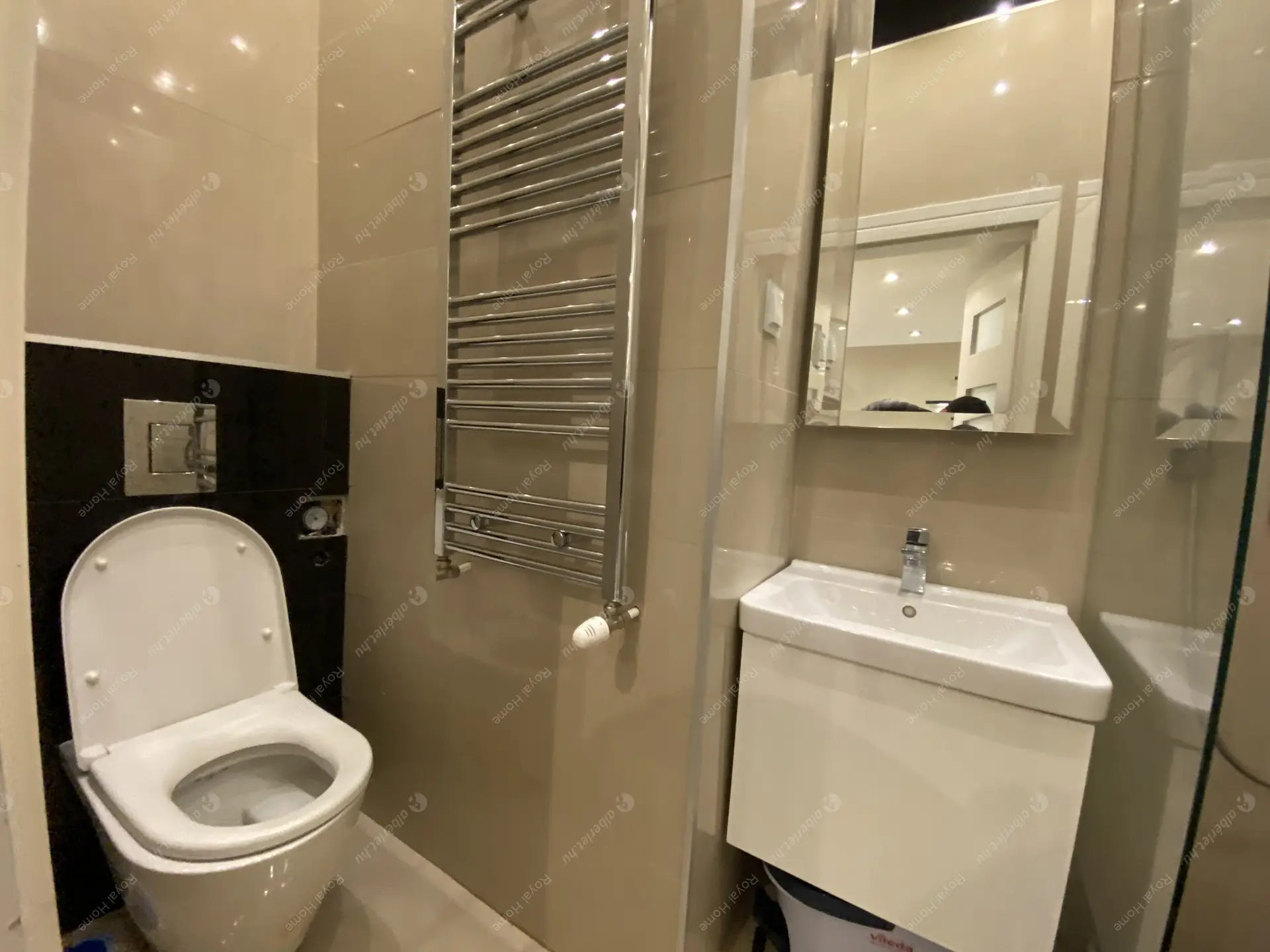 Kiadó albérlet 180000 Ft/hó áron: Budapest, VI. kerület  Vörösmarty utca. Mérete: 30 nm, 1 szobás | Alberlet.hu - 5854441