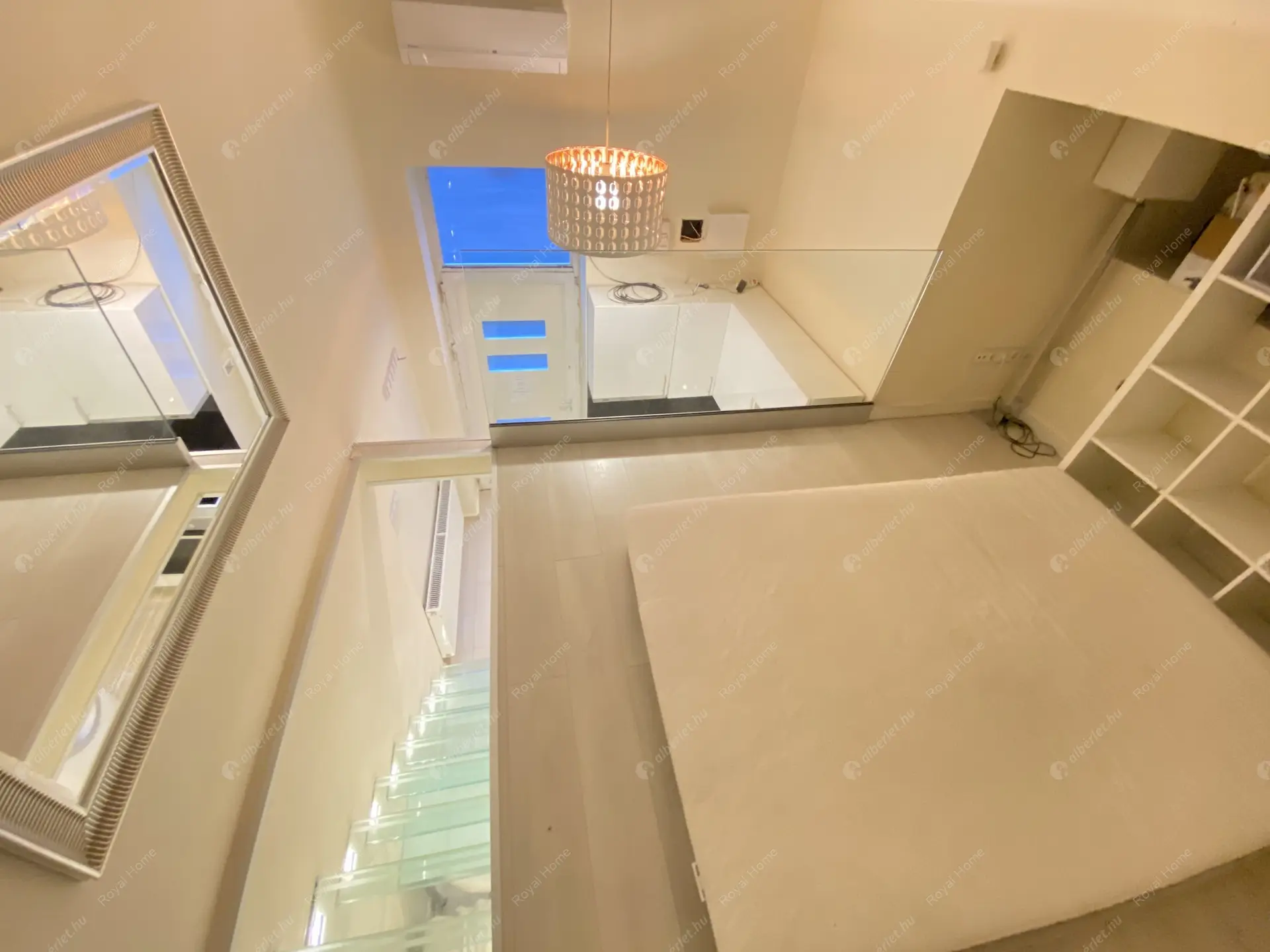 Kiadó albérlet 180000 Ft/hó áron: Budapest, VI. kerület  Vörösmarty utca. Mérete: 30 nm, 1 szobás | Alberlet.hu - 5854442