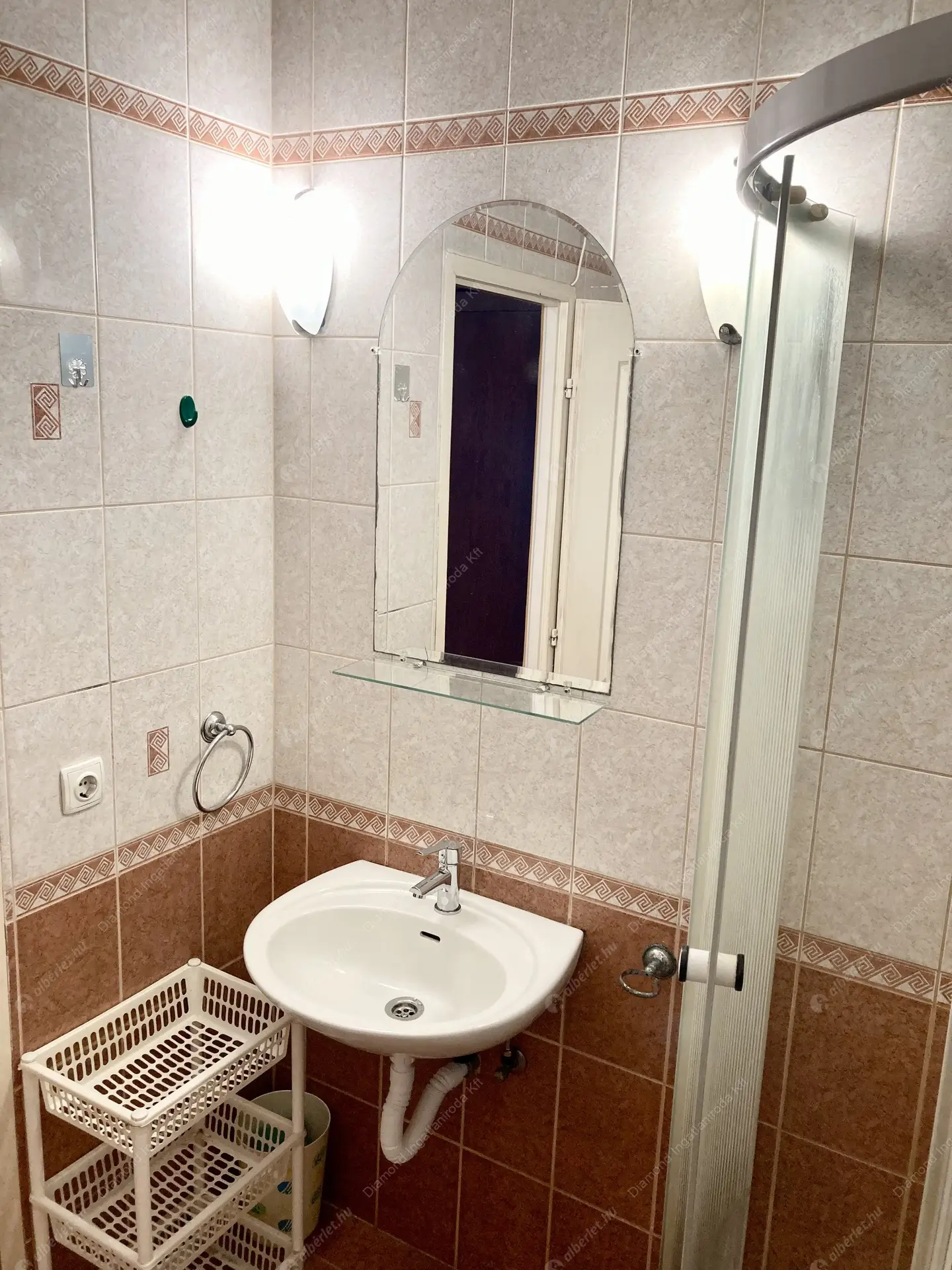 Kiadó albérlet 190000 Ft/hó áron: Budapest, VI. kerület  Vörösmarty utca. Mérete: 30 nm, 1 szobás | Alberlet.hu - 6510011