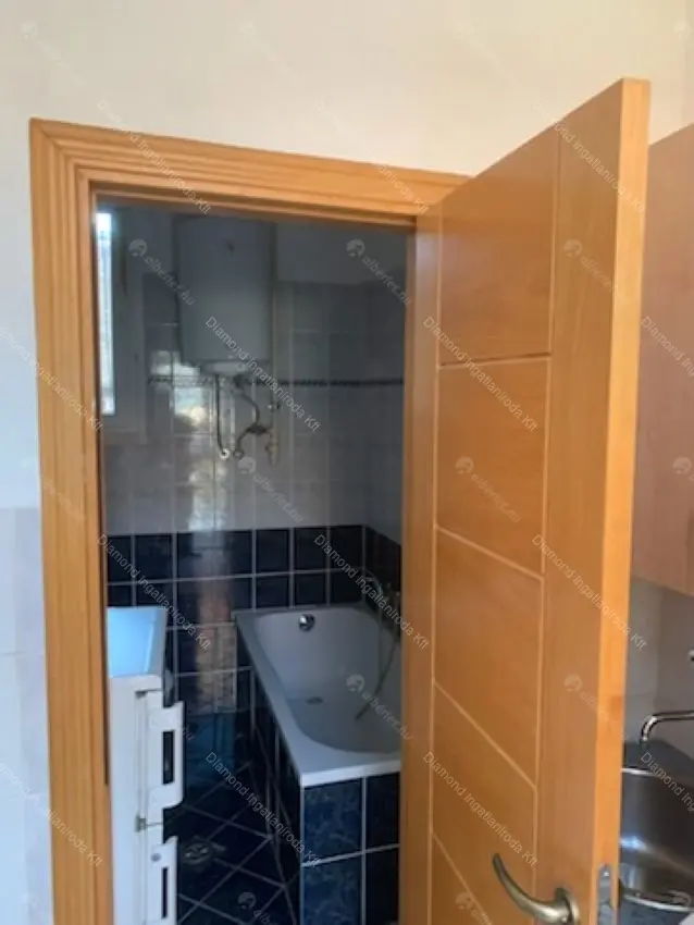 Kiadó albérlet 190000 Ft/hó áron: Budapest, VI. kerület  Vörösmarty utca. Mérete: 30 nm, 1 szobás | Alberlet.hu - 6664349