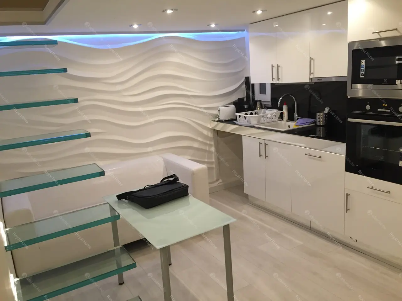 Kiadó albérlet 190000 Ft/hó áron: Budapest, VI. kerület  Vörösmarty utca. Mérete: 35 nm, 1 szobás | Alberlet.hu - 5163293