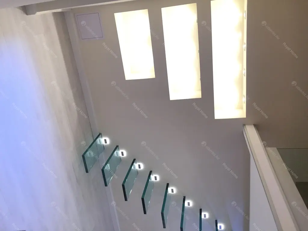 Kiadó albérlet 190000 Ft/hó áron: Budapest, VI. kerület  Vörösmarty utca. Mérete: 35 nm, 1 szobás | Alberlet.hu - 5163296