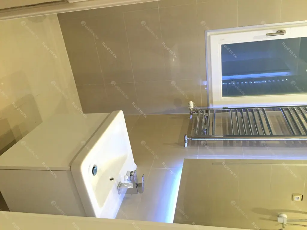 Kiadó albérlet 190000 Ft/hó áron: Budapest, VI. kerület  Vörösmarty utca. Mérete: 35 nm, 1 szobás | Alberlet.hu - 5163299