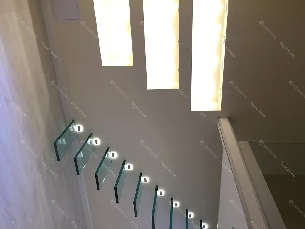 Kiadó albérlet 190000 Ft/hó áron: Budapest, VI. kerület  Vörösmarty utca. Mérete: 35 nm, 1 szobás | Alberlet.hu - 5163303