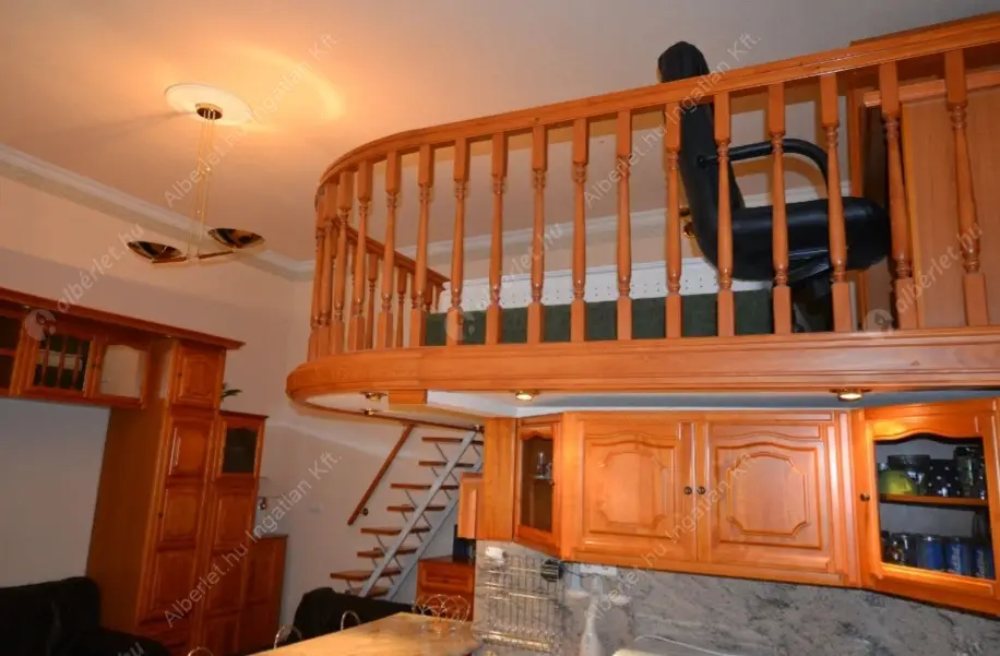 Kiadó albérlet 200000 Ft/hó áron: Budapest, VI. kerület  Vörösmarty utca. Mérete: 40 nm, 1 szobás | Alberlet.hu - 6573056