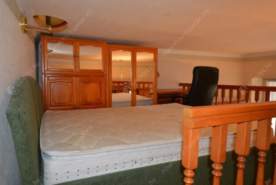 Kiadó albérlet 200000 Ft/hó áron: Budapest, VI. kerület  Vörösmarty utca. Mérete: 40 nm, 1 szobás | Alberlet.hu - 6588286