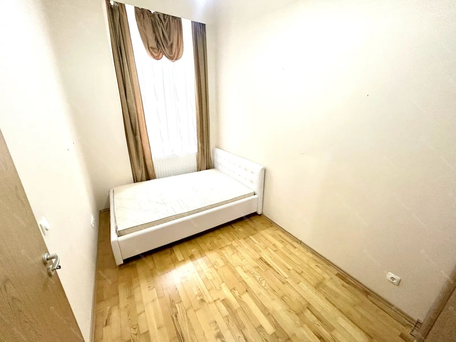 Kiadó albérlet 270000 Ft/hó áron: Budapest, VI. kerület  Vörösmarty utca. Mérete: 65 nm, 3 szobás | Alberlet.hu - 6642213