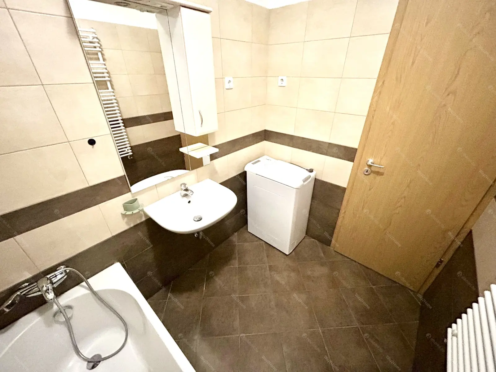 Kiadó albérlet 270000 Ft/hó áron: Budapest, VI. kerület  Vörösmarty utca. Mérete: 65 nm, 3 szobás | Alberlet.hu - 6642218