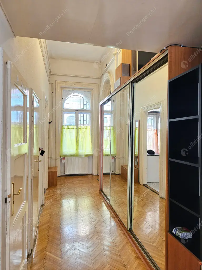 Kiadó albérlet 240000 Ft/hó áron: Budapest, VI. kerület  Vörösmarty utca. Mérete: 69 nm, 2 szobás | Alberlet.hu - 6593133