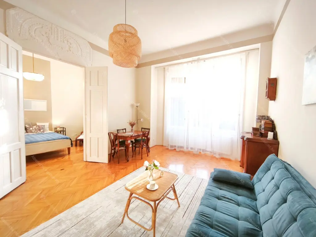 Kiadó albérlet 340000 Ft/hó áron: Budapest, VI. kerület  Vörösmarty utca. Mérete: 70 nm, 2 szobás | Alberlet.hu - 6665632