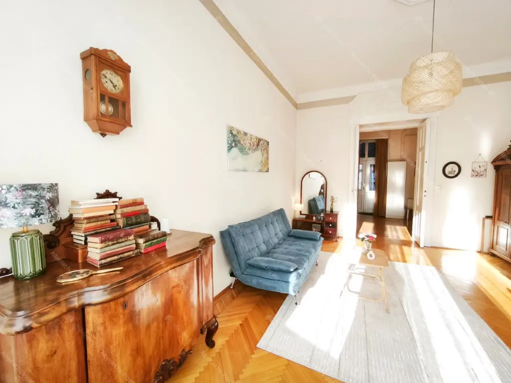 Kiadó albérlet 340000 Ft/hó áron: Budapest, VI. kerület  Vörösmarty utca. Mérete: 70 nm, 2 szobás | Alberlet.hu - 6665633