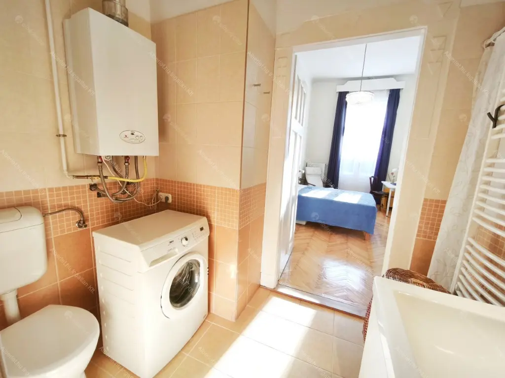 Kiadó albérlet 340000 Ft/hó áron: Budapest, VI. kerület  Vörösmarty utca. Mérete: 70 nm, 2 szobás | Alberlet.hu - 6665645