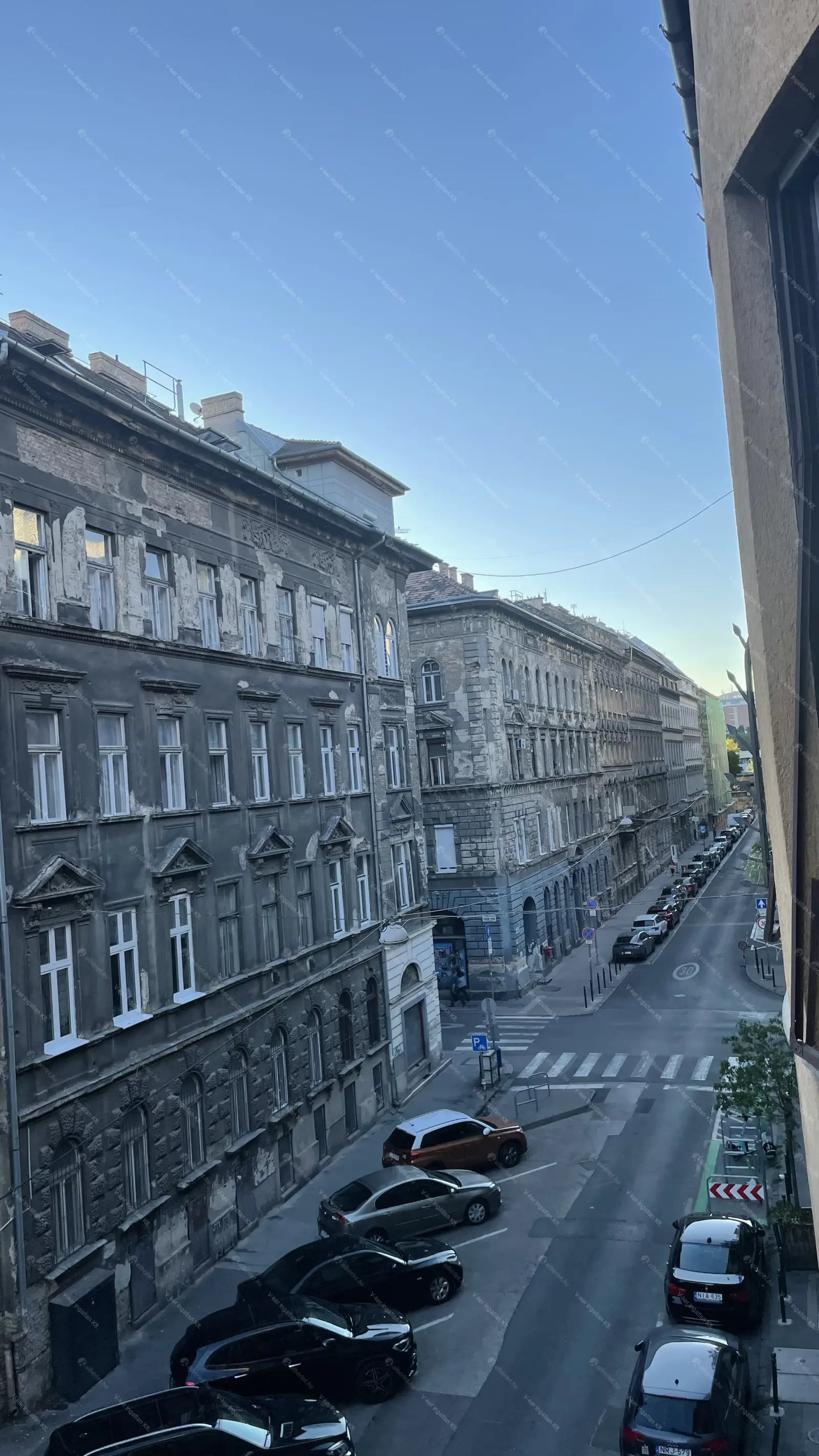 Kiadó albérlet 295000 Ft/hó áron: Budapest, VI. kerület  Vörösmarty utca. Mérete: 70 nm, 2 szobás | Alberlet.hu - 6685846