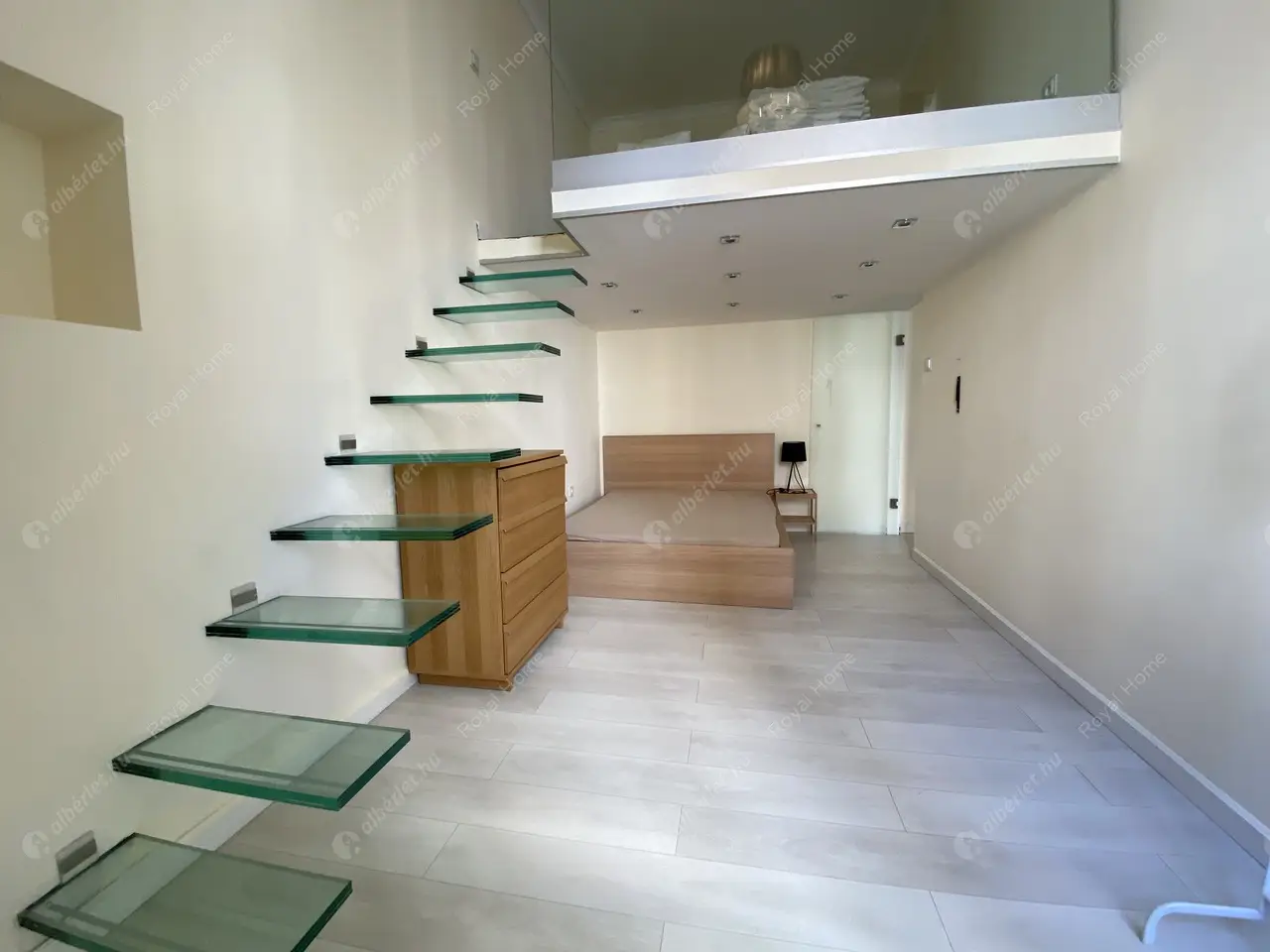 Kiadó albérlet 423000 Ft/hó áron: Budapest, VI. kerület  Vörösmarty utca. Mérete: 70 nm, 3 szobás | Alberlet.hu - 5011524