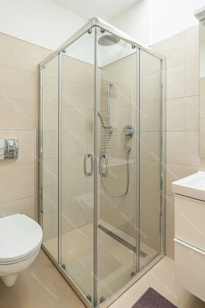 Kiadó albérlet 700000 Ft/hó áron: Budapest, VI. kerület  Vörösmarty utca. Mérete: 73 nm, 3 szobás | Alberlet.hu - 6677326