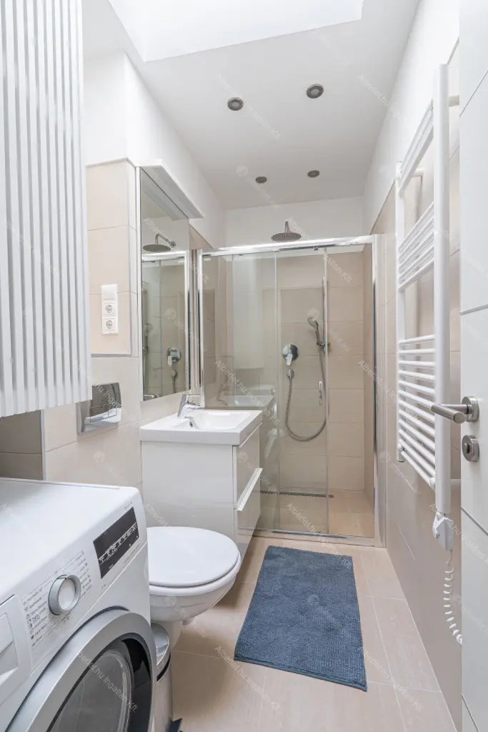 Kiadó albérlet 599000 Ft/hó áron: Budapest, VI. kerület  Vörösmarty utca. Mérete: 73 nm, 3 szobás | Alberlet.hu - 6677700