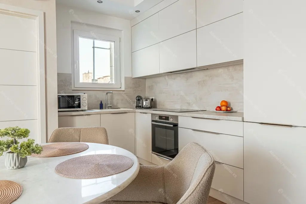 Kiadó albérlet 550000 Ft/hó áron: Budapest, VI. kerület  Vörösmarty utca. Mérete: 73 nm, 3 szobás | Alberlet.hu - 6701977