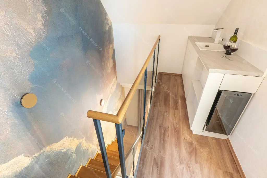 Kiadó albérlet 550000 Ft/hó áron: Budapest, VI. kerület  Vörösmarty utca. Mérete: 73 nm, 3 szobás | Alberlet.hu - 6701988