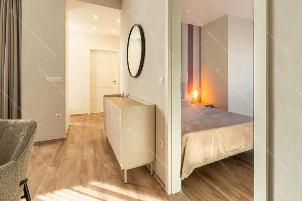 Kiadó albérlet 550000 Ft/hó áron: Budapest, VI. kerület  Vörösmarty utca. Mérete: 73 nm, 3 szobás | Alberlet.hu - 6701989