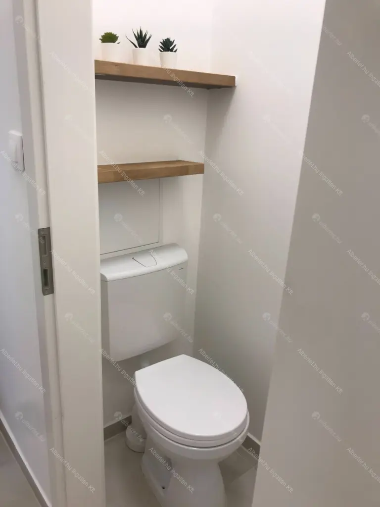 Kiadó albérlet 280000 Ft/hó áron: Budapest, VI. kerület  Weiner Leó utca. Mérete: 35 nm, 1 szobás | Alberlet.hu - 6704480