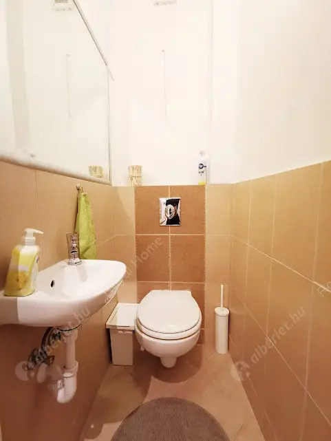 Kiadó albérlet 450000 Ft/hó áron: Budapest, VI. kerület  Weiner Leó utca. Mérete: 80 nm, 4 szobás | Alberlet.hu - 6629241