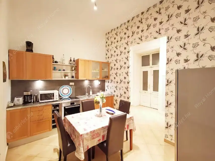 Kiadó albérlet 450000 Ft/hó áron: Budapest, VI. kerület  Weiner Leó utca. Mérete: 80 nm, 4 szobás | Alberlet.hu - 6629244