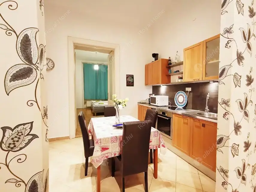 Kiadó albérlet 450000 Ft/hó áron: Budapest, VI. kerület  Weiner Leó utca. Mérete: 80 nm, 4 szobás | Alberlet.hu - 6629246