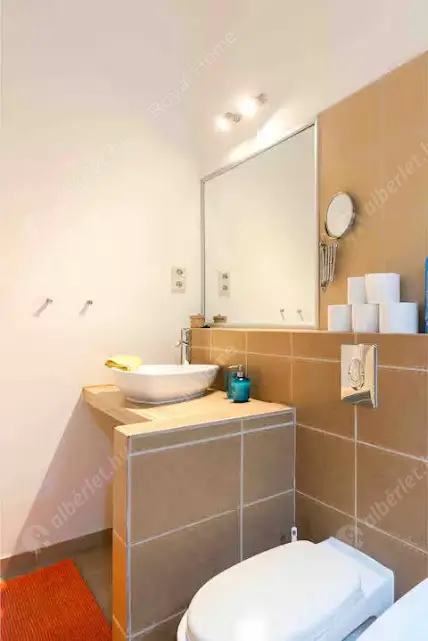 Kiadó albérlet 450000 Ft/hó áron: Budapest, VI. kerület  Weiner Leó utca. Mérete: 80 nm, 4 szobás | Alberlet.hu - 6629247